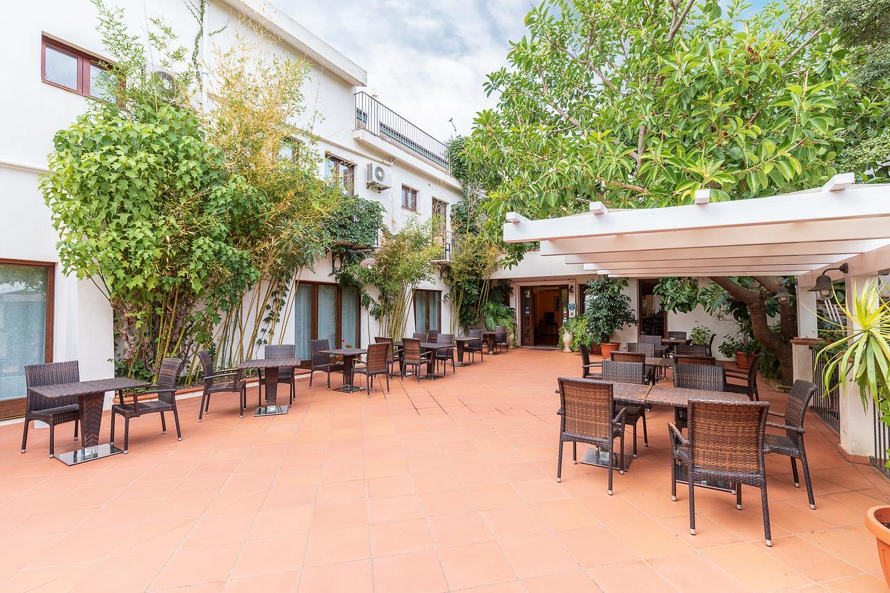 Hotel Santa Maria Santa Maria Navarrese Buitenkant foto