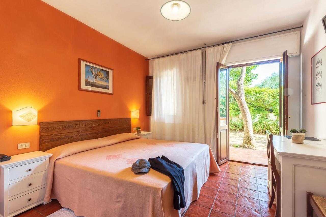 Hotel Santa Maria Santa Maria Navarrese Buitenkant foto